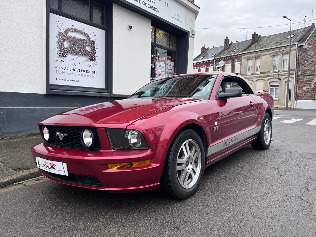 Ford Mustang Convertible — 3