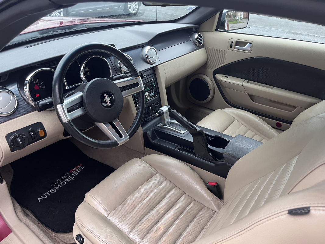 Ford Mustang Convertible — 22