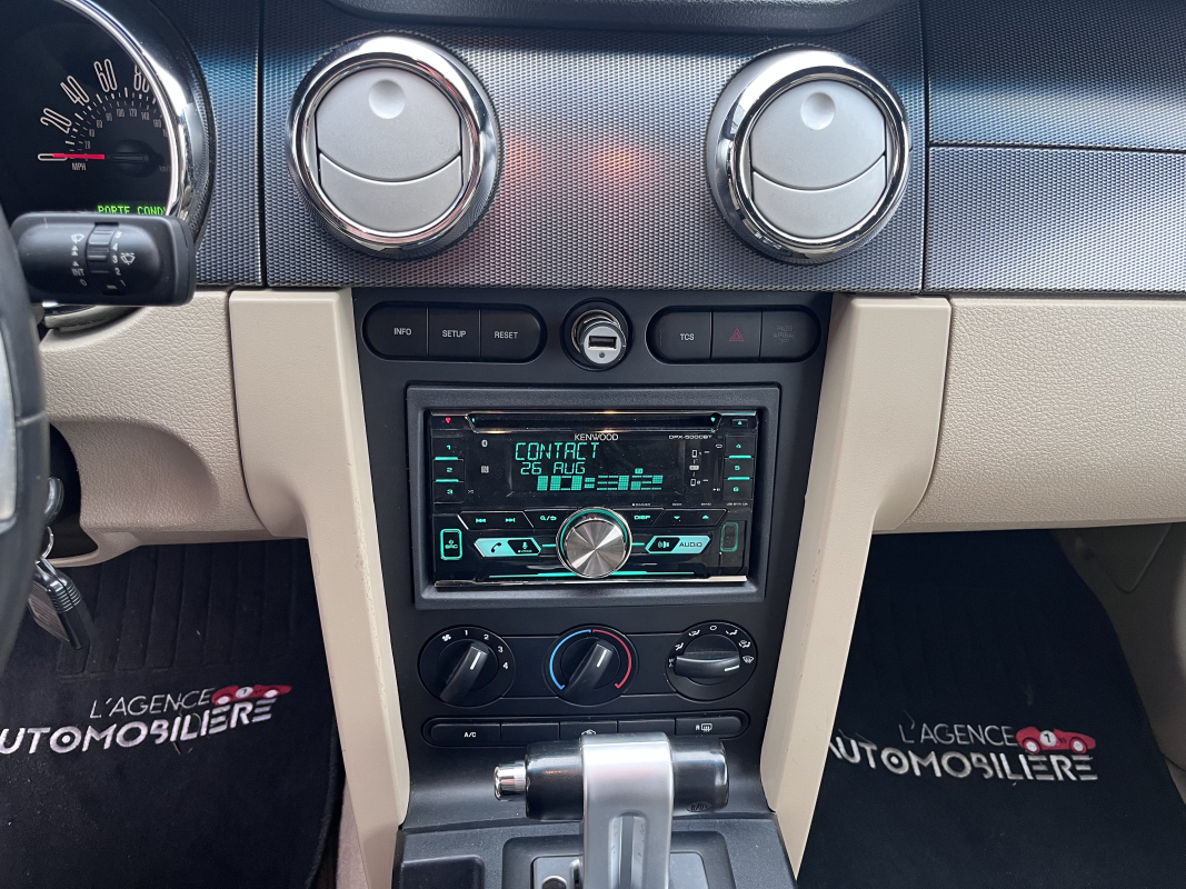 Ford Mustang Convertible — 26