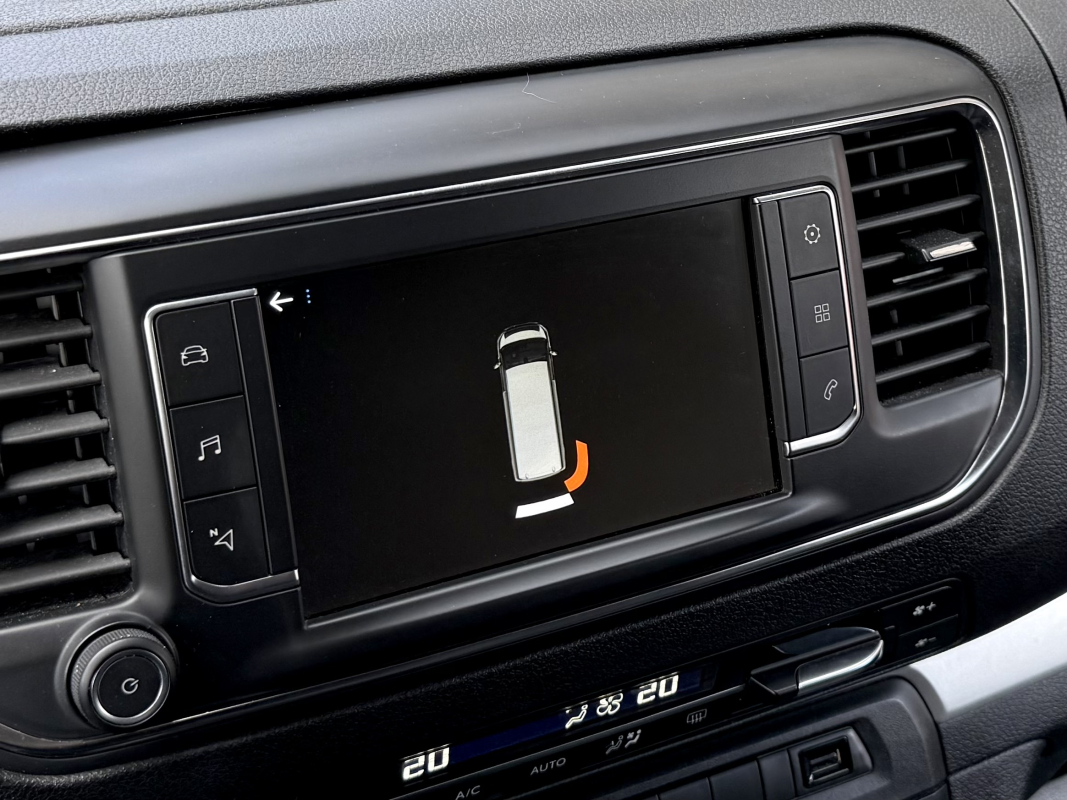 Peugeot Traveller — 8