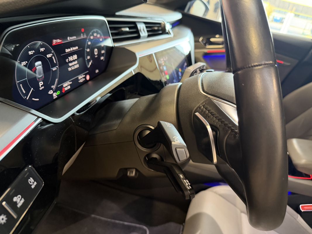 Audi E-Tron — 37