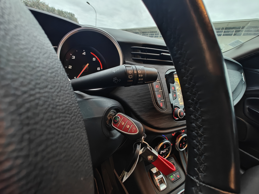 Alfa Romeo Giulietta — 24