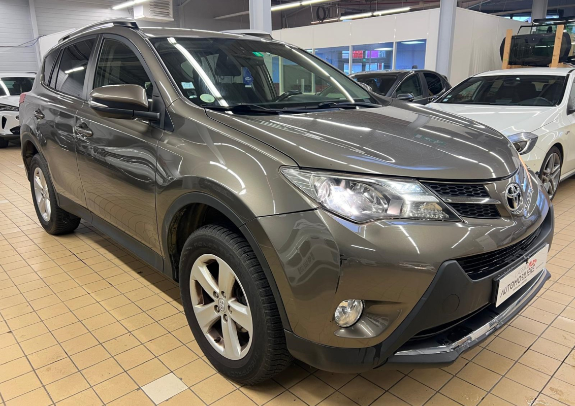 Toyota RAV4 — 6