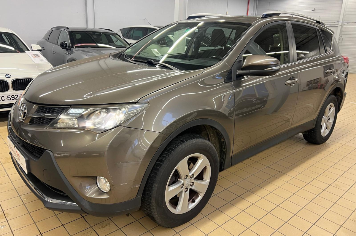 Toyota RAV4 — 2