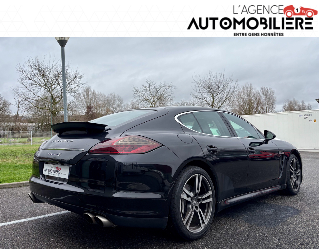 Porsche Panamera — 3