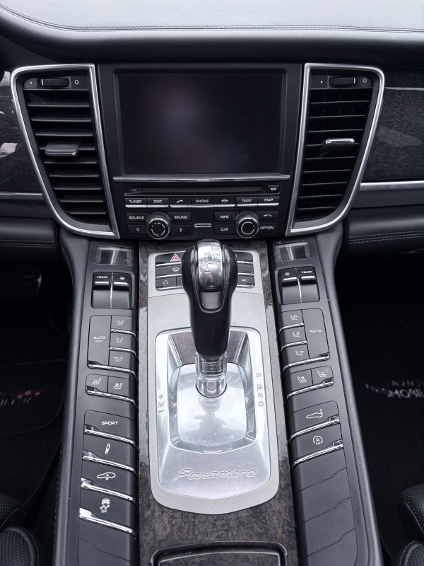 Porsche Panamera — 11