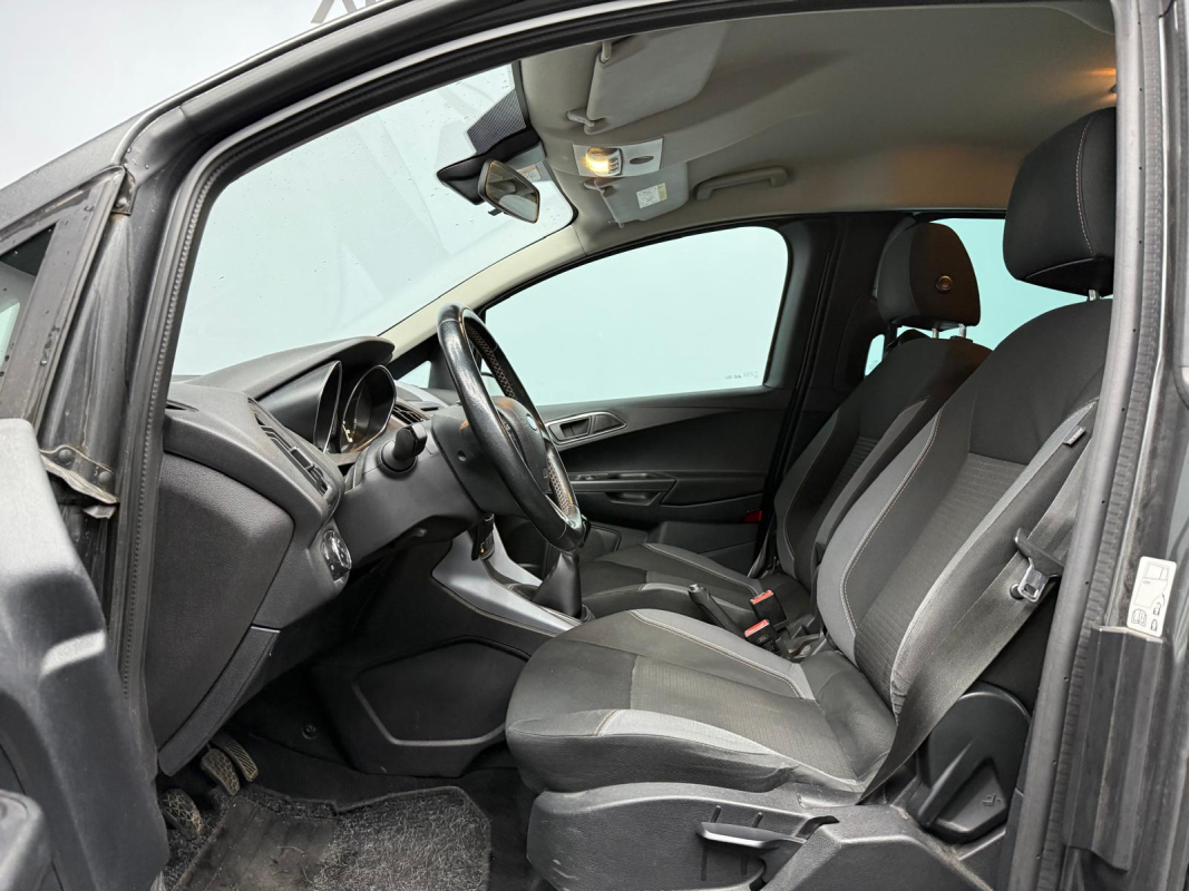Ford B-Max — 10