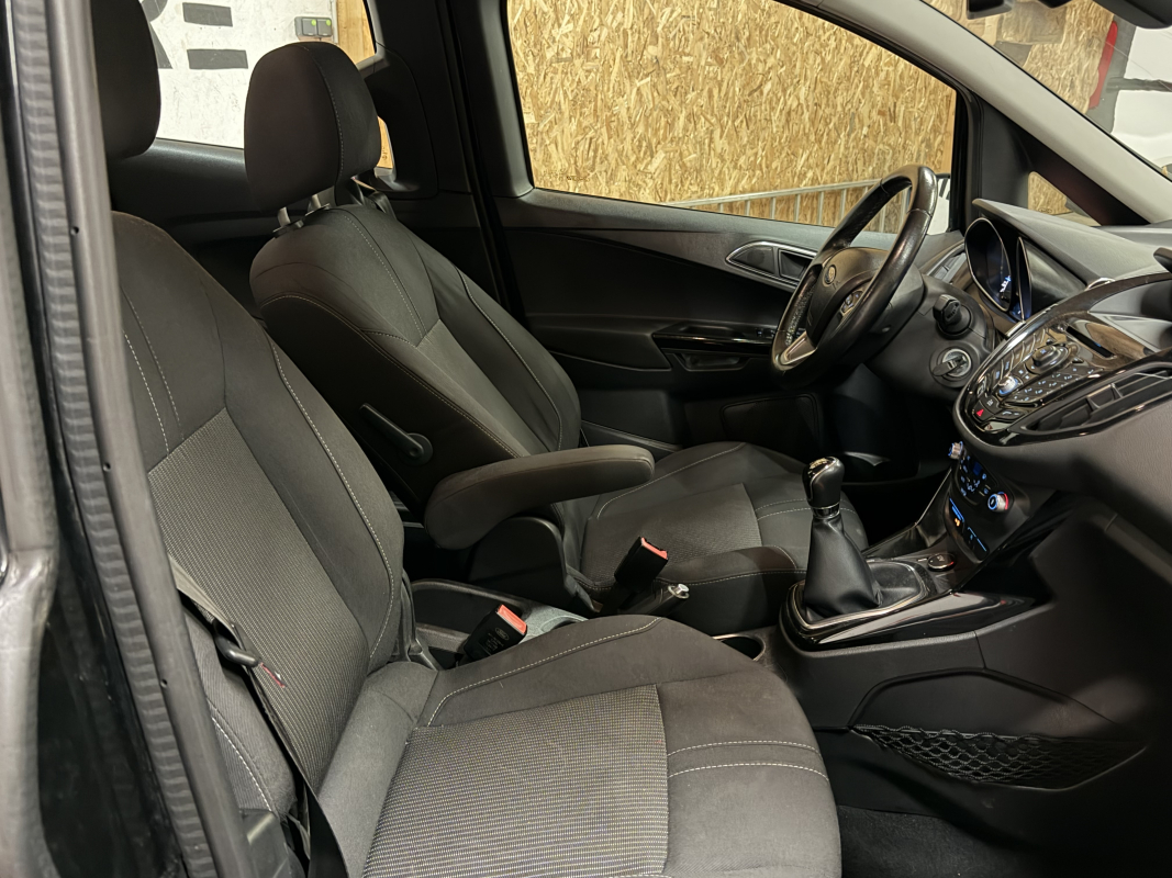 Ford B-Max — 10