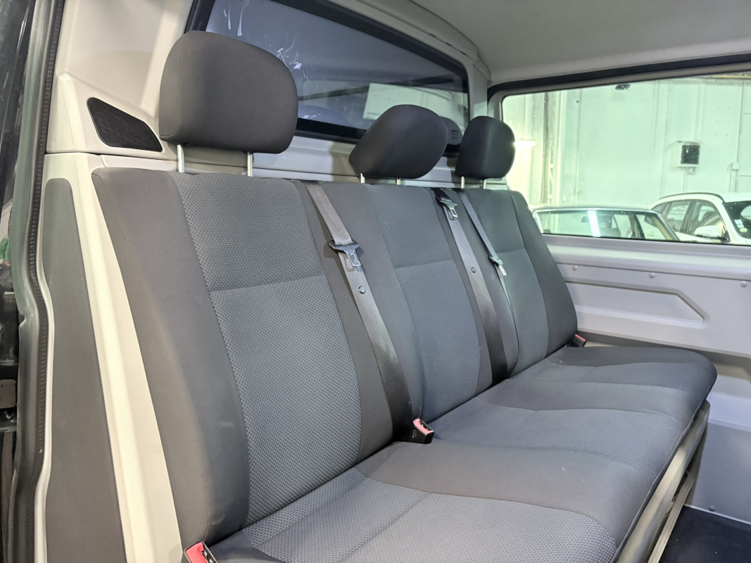 Volkswagen Transporter — 11