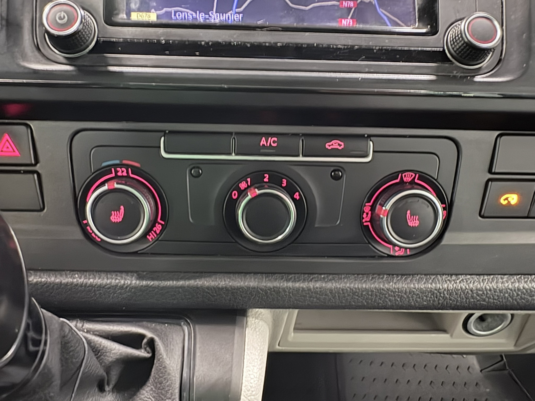 Volkswagen Transporter — 22