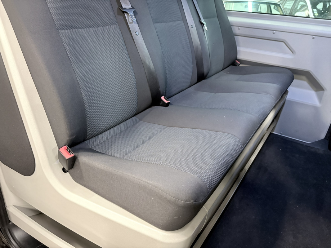 Volkswagen Transporter — 12