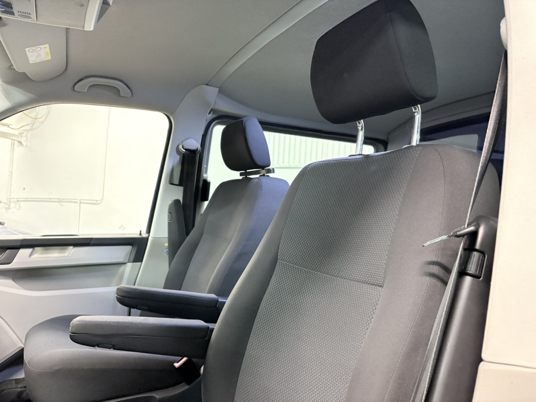Volkswagen Transporter — 13