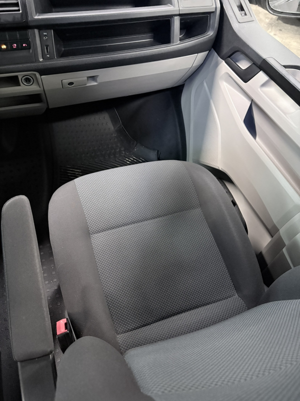 Volkswagen Transporter — 27
