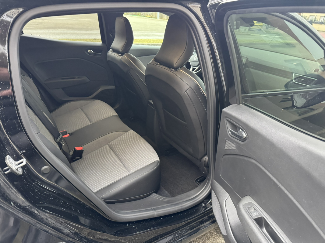 Renault Clio — 21