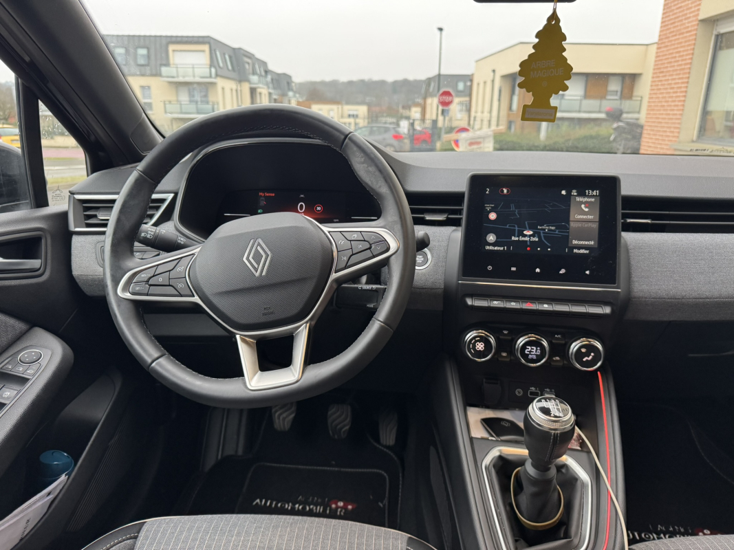 Renault Clio — 25
