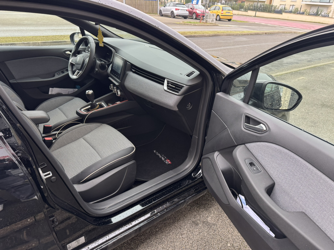 Renault Clio — 11