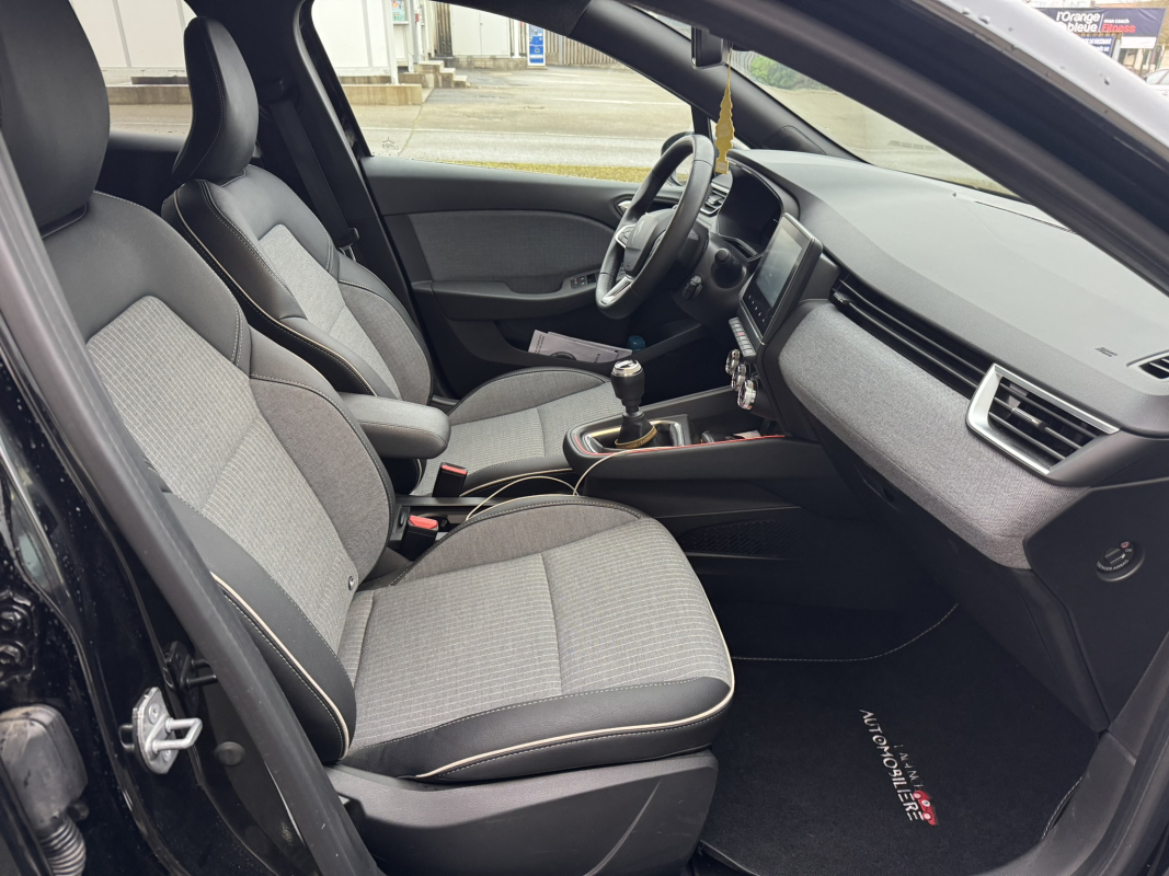 Renault Clio — 23