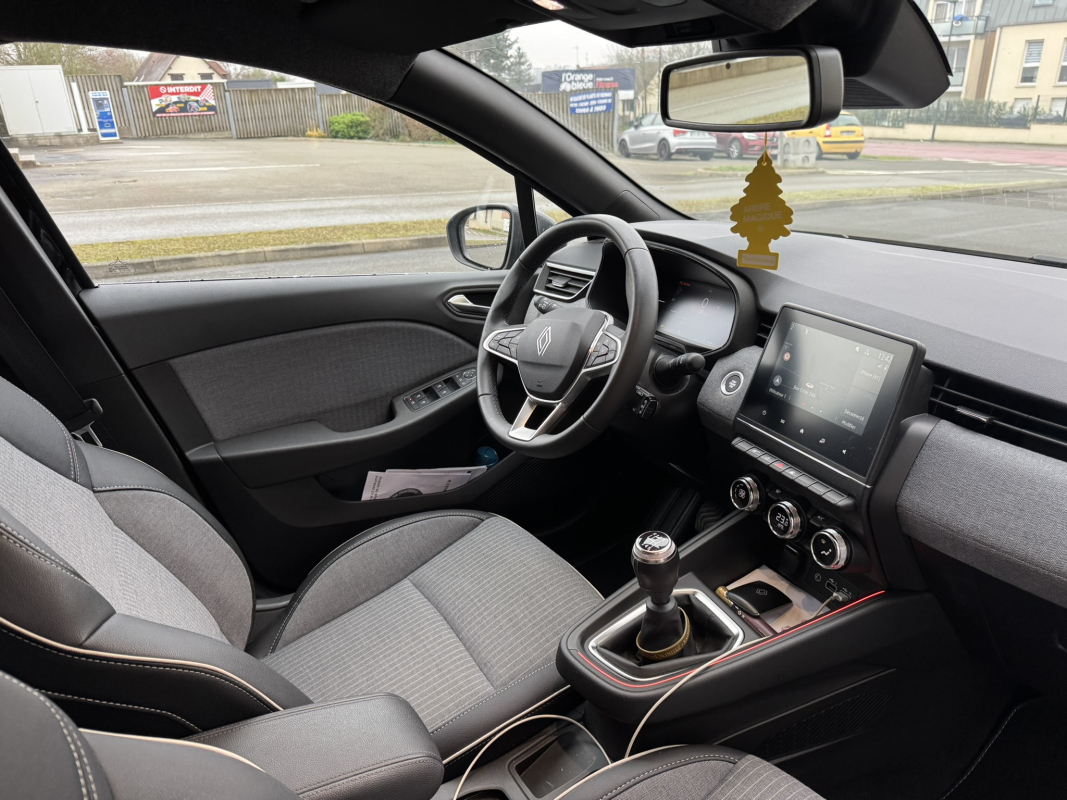 Renault Clio — 24