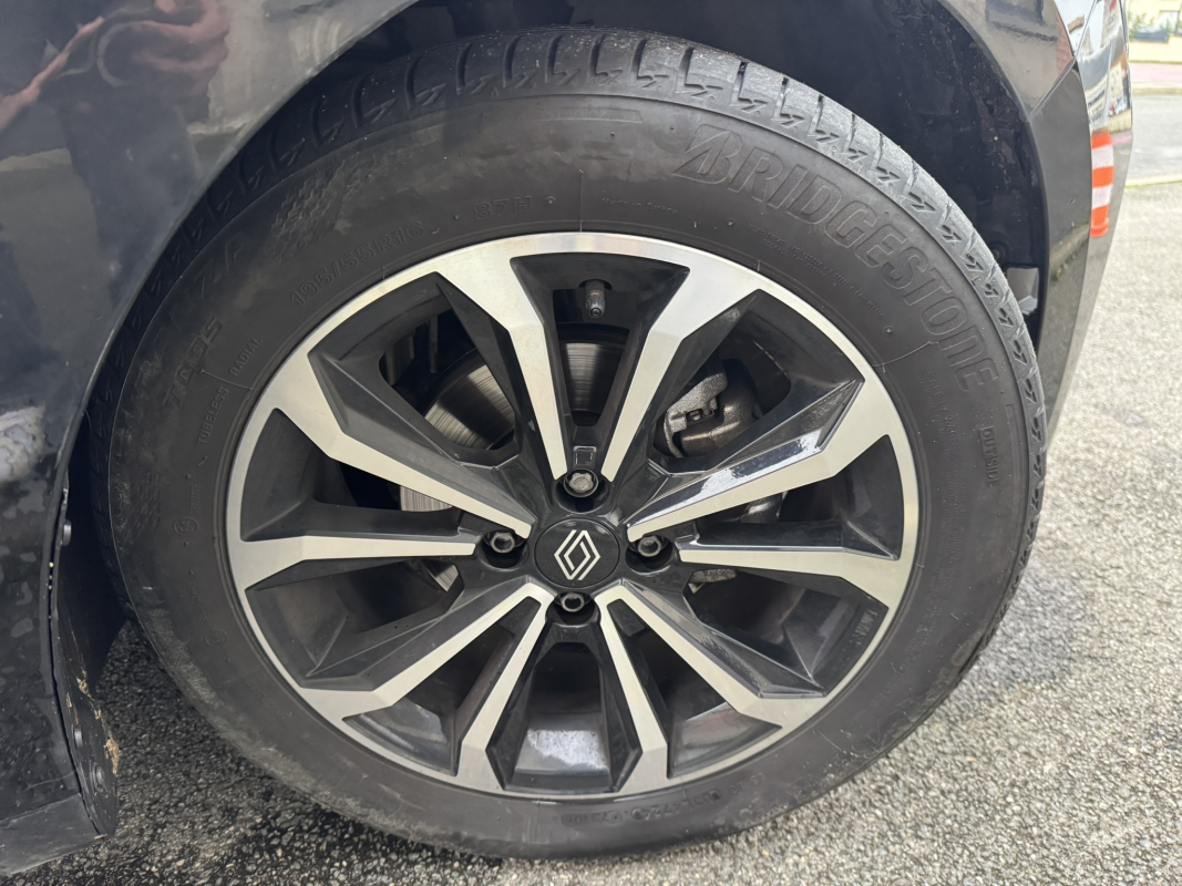 Renault Clio — 35