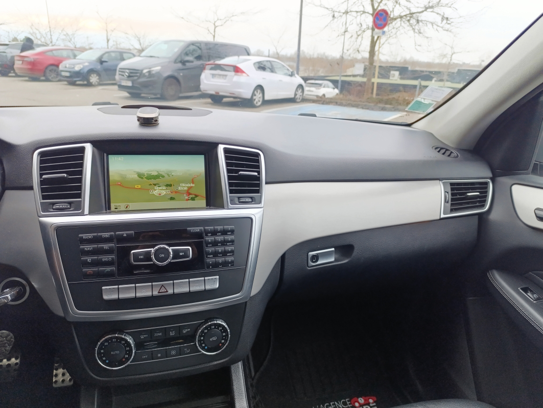 Mercedes ML — 23