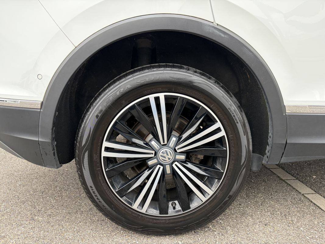 Volkswagen Tiguan — 27