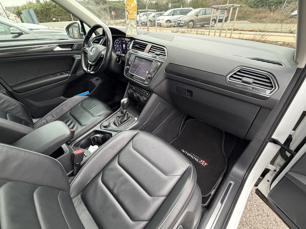 Volkswagen Tiguan — 11