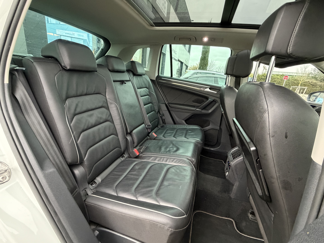 Volkswagen Tiguan — 14