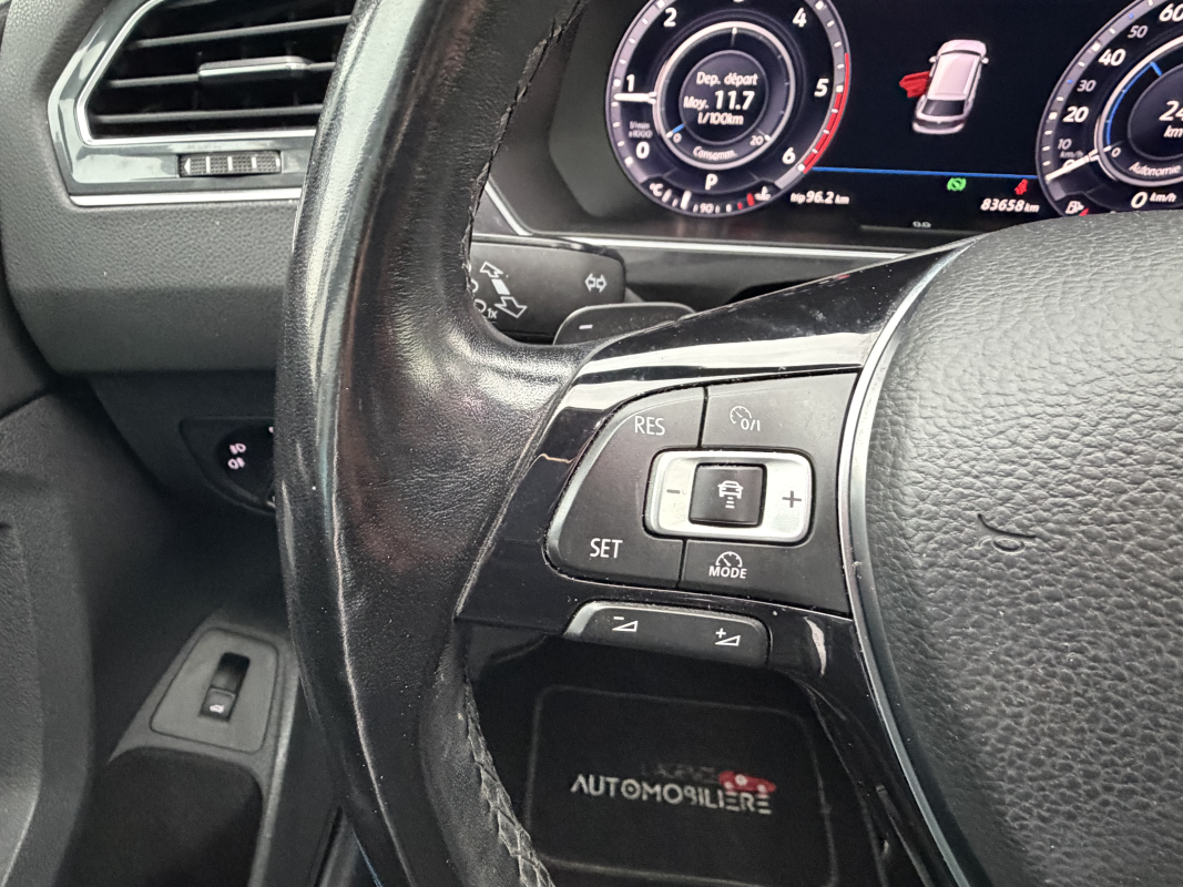 Volkswagen Tiguan — 24