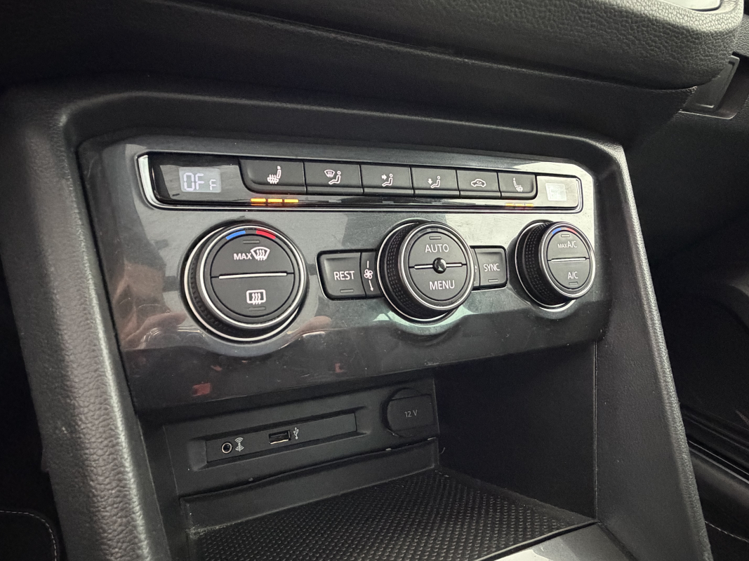 Volkswagen Tiguan — 18