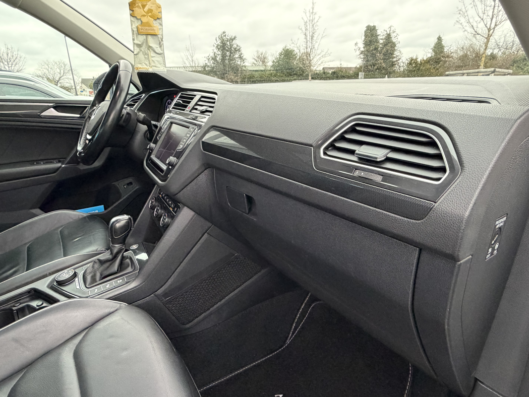 Volkswagen Tiguan — 22