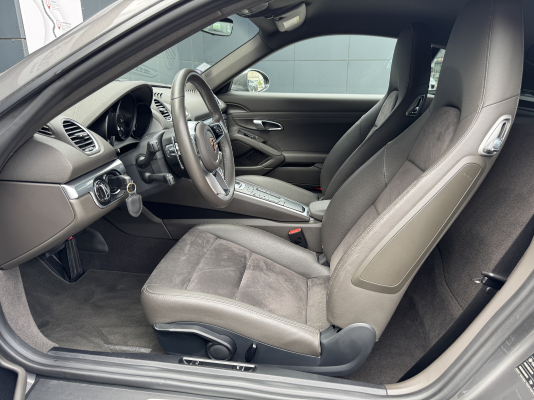Porsche 718 — 18