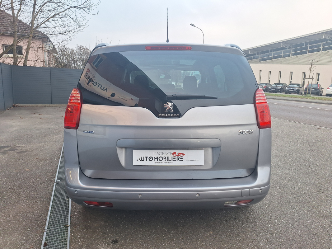 Peugeot 5008 — 6