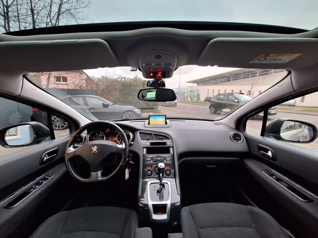Peugeot 5008 — 9