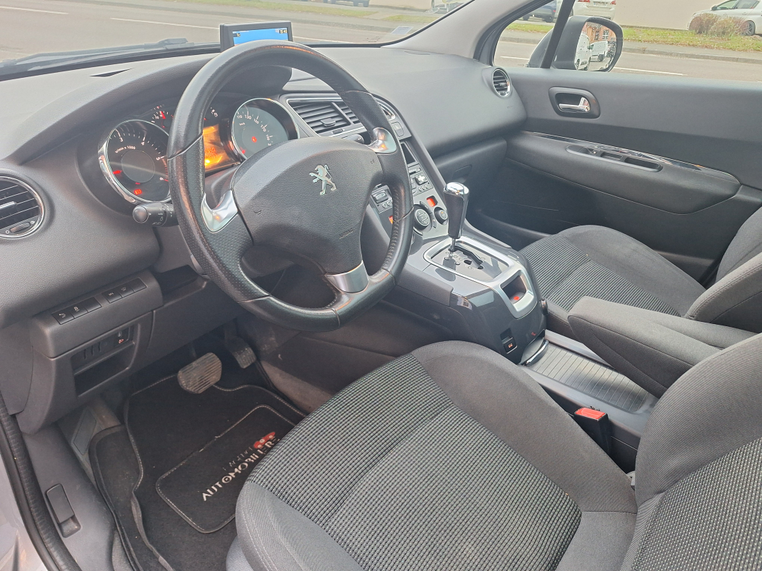 Peugeot 5008 — 10