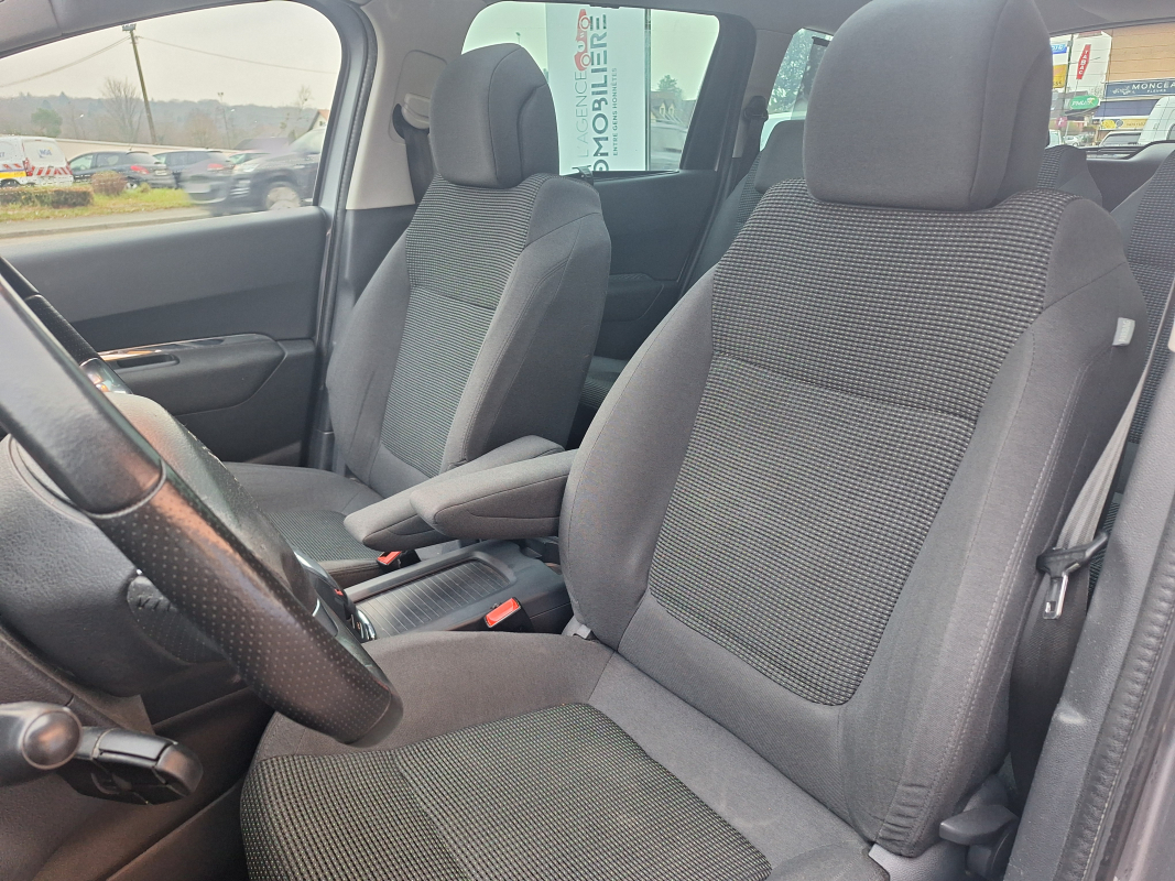 Peugeot 5008 — 11