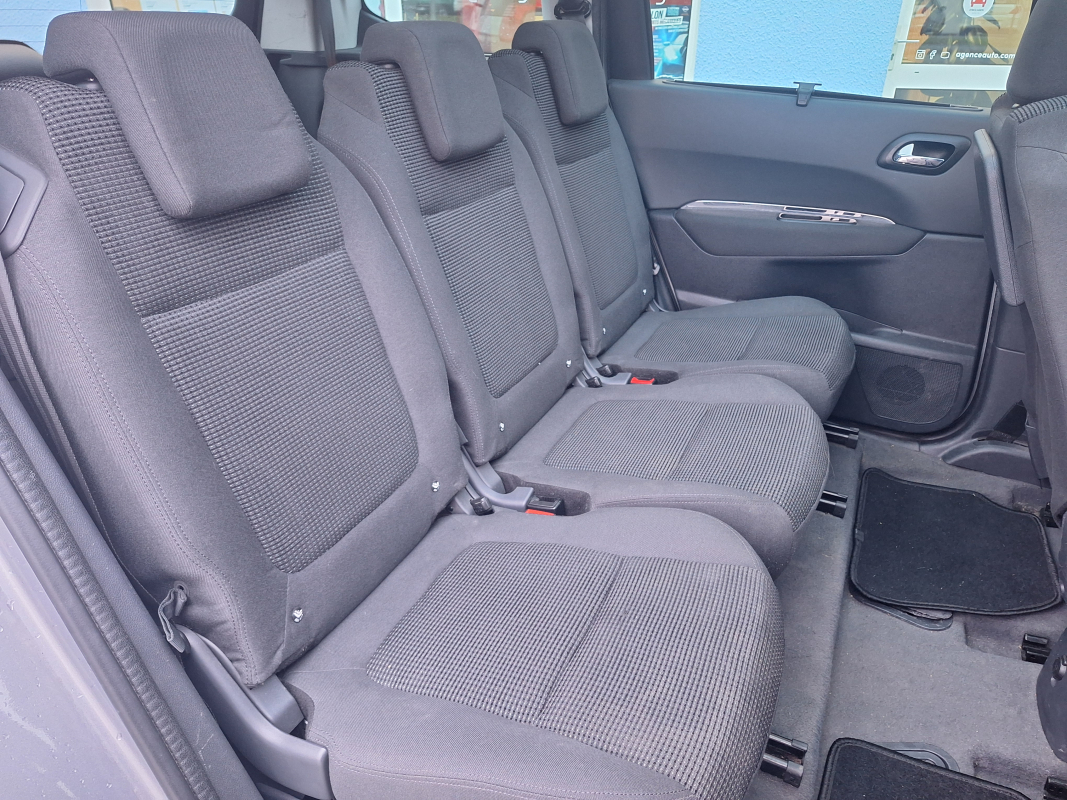Peugeot 5008 — 15