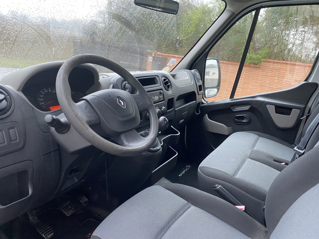 Renault Master — 10