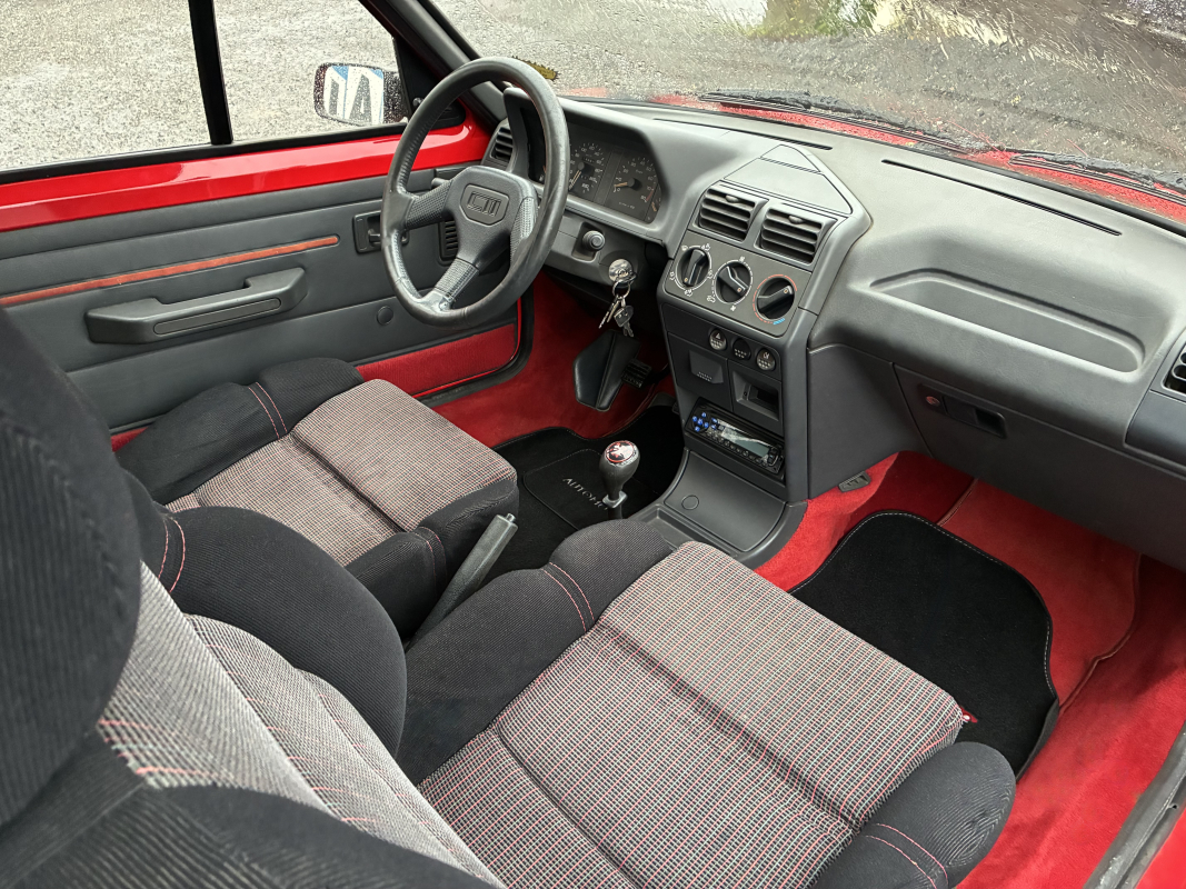 Peugeot 205 — 15