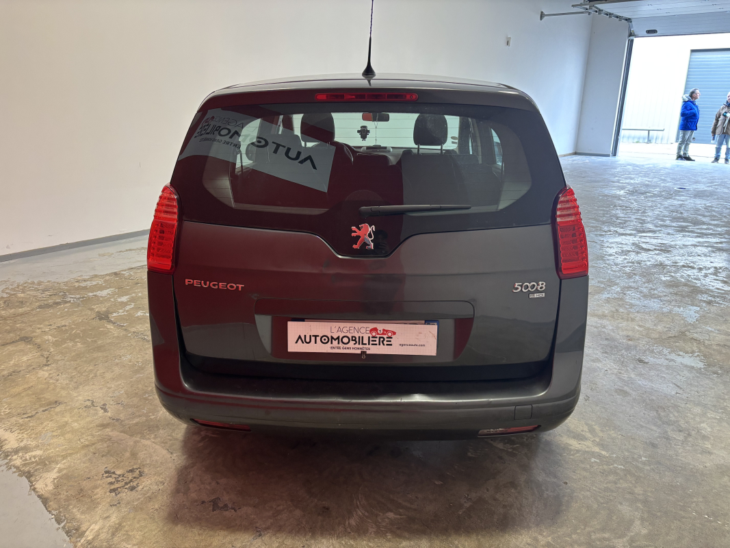 Peugeot 5008 — 6