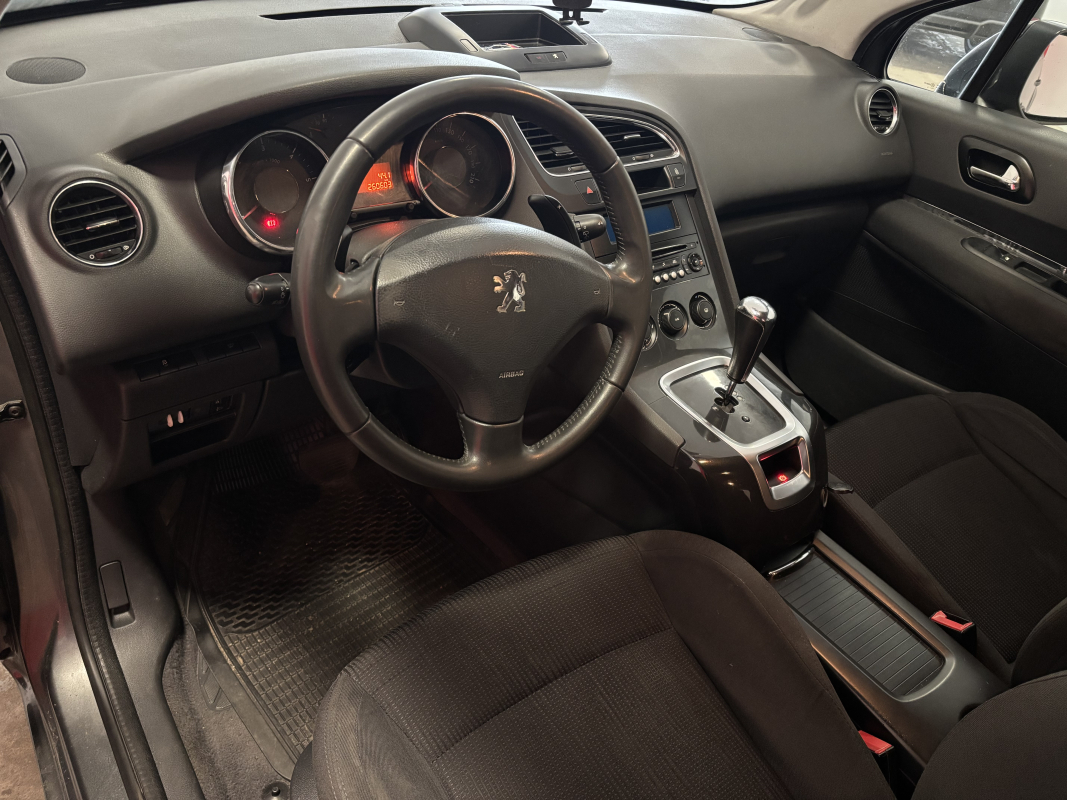 Peugeot 5008 — 14