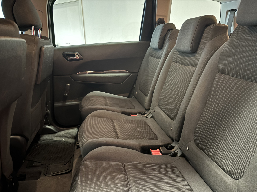 Peugeot 5008 — 15