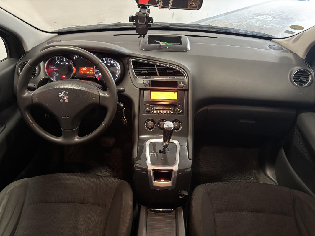 Peugeot 5008 — 10