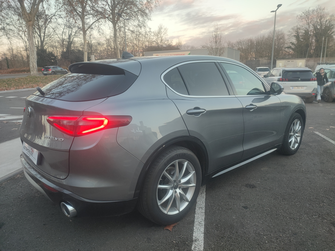 Alfa Romeo STELVIO — 5