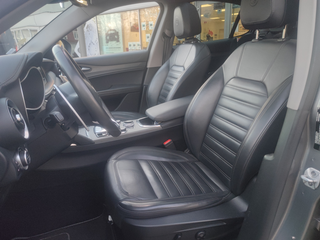 Alfa Romeo STELVIO — 10