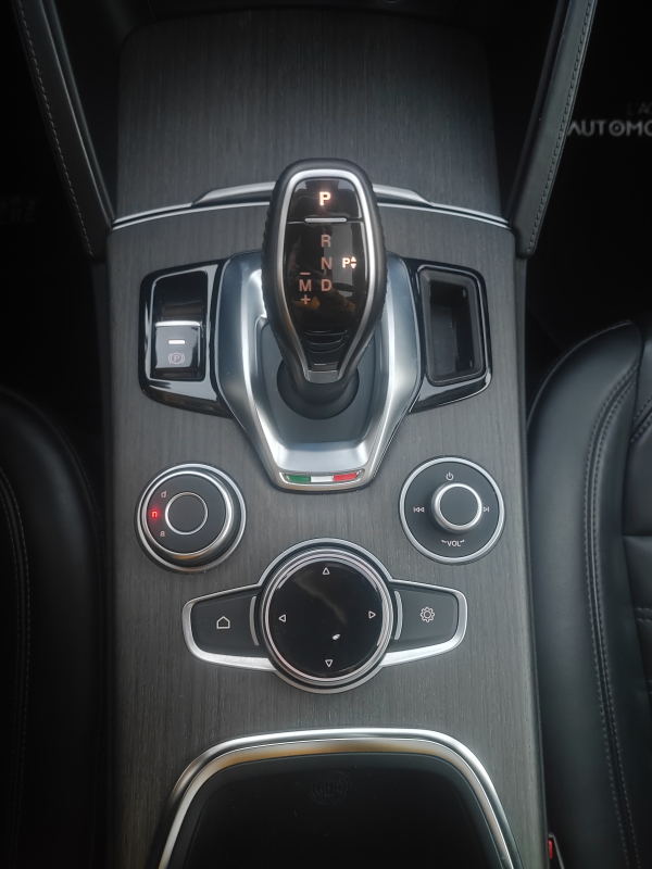Alfa Romeo STELVIO — 20