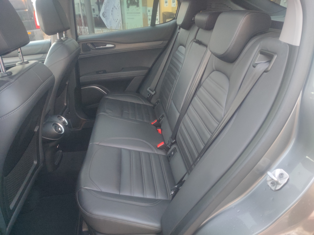 Alfa Romeo STELVIO — 23