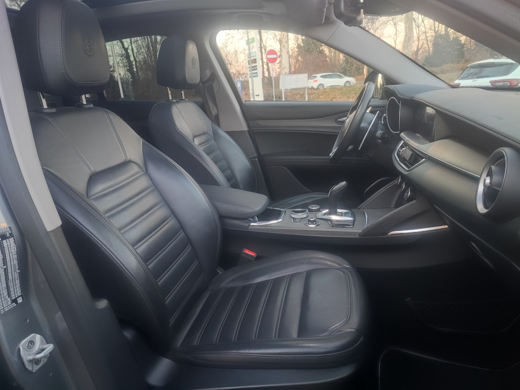 Alfa Romeo STELVIO — 12