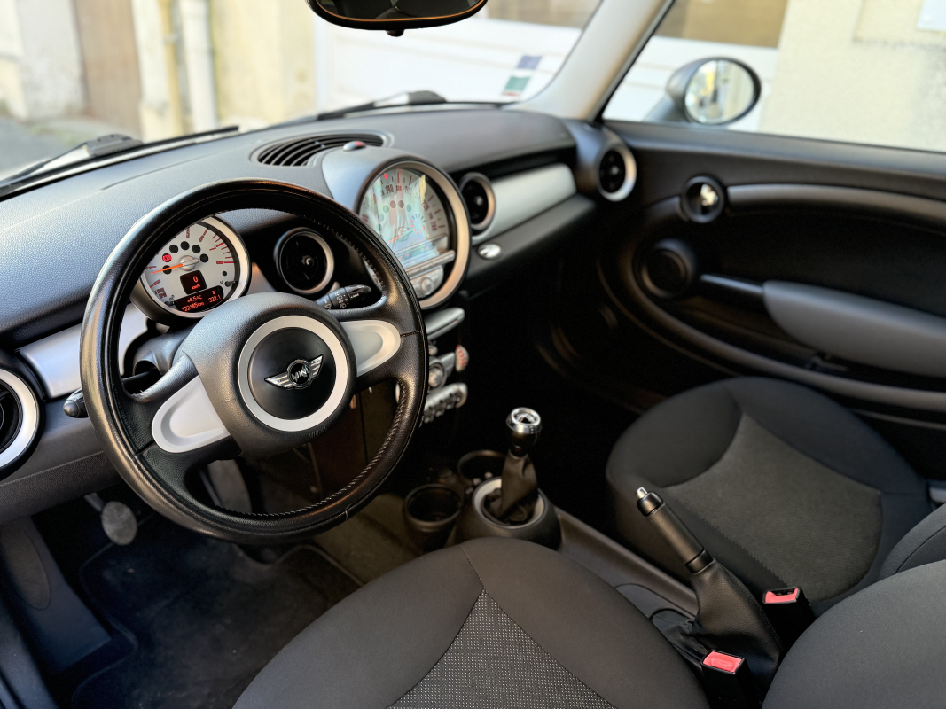 Mini Clubman — 10