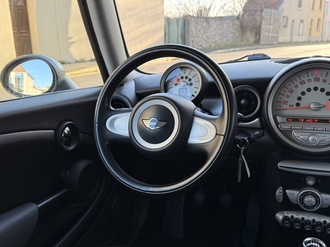 Mini Clubman — 17