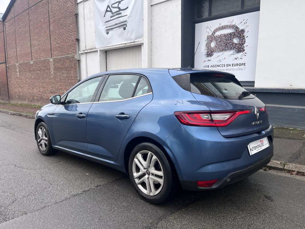 Renault Megane — 5